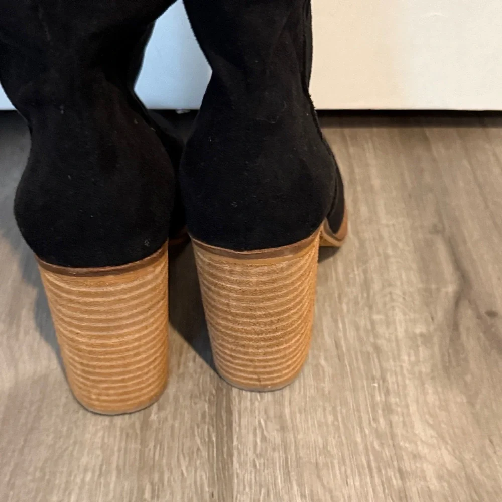 Oasis Society‎ Black Stephanie  Suede Knee-High Boots
